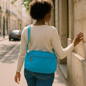Vintage Amanda Smith‎ Bright Blue and White Shoulder Purse 80s